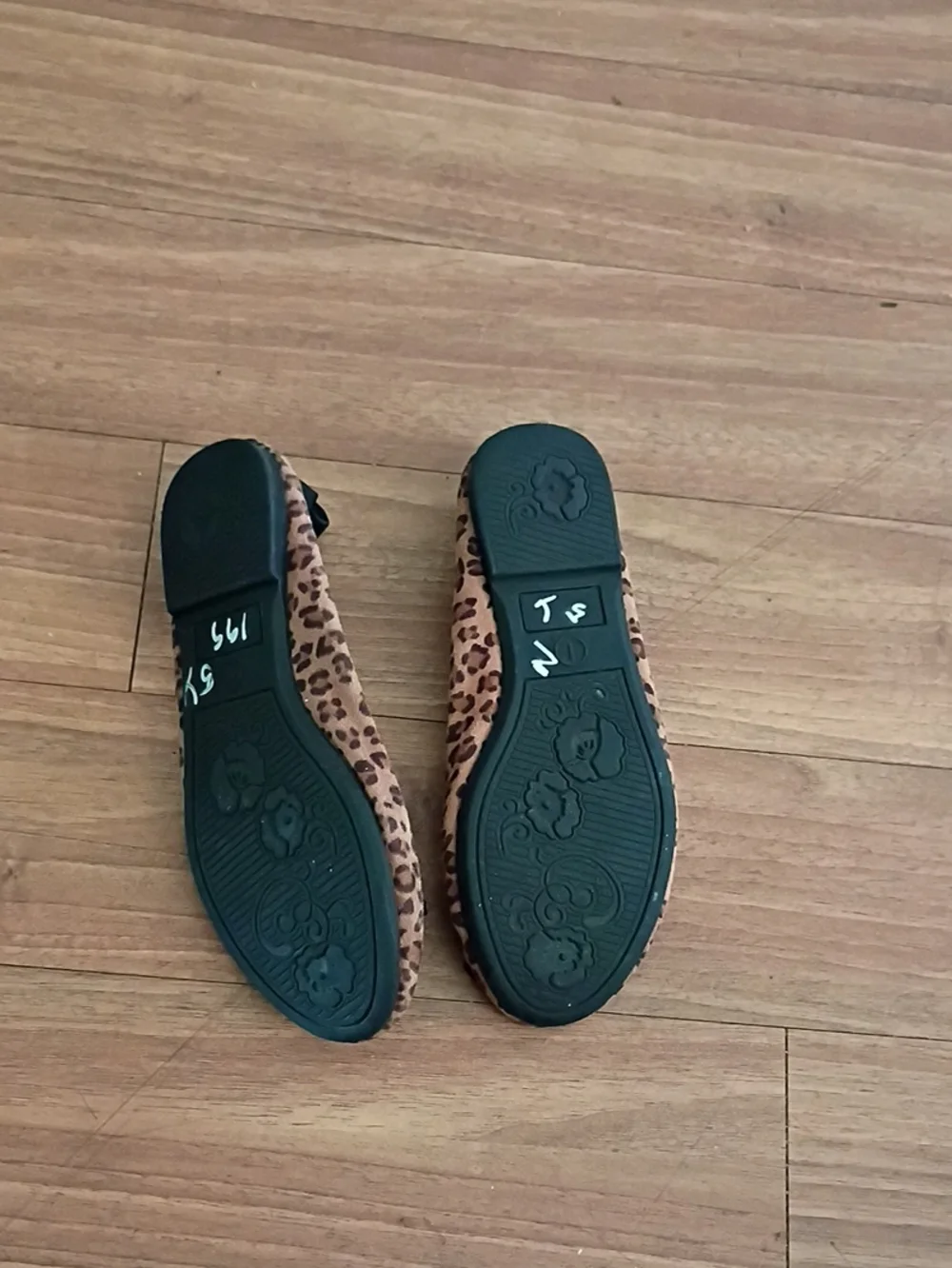Sam&Edie Girl's Cheetah Print Ballet Flats Size 5